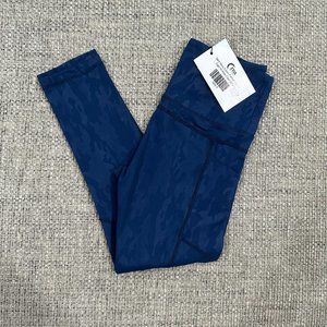 Zyia Dark Navy Camo Pocket LnT Hi-Rise Capri NWT)